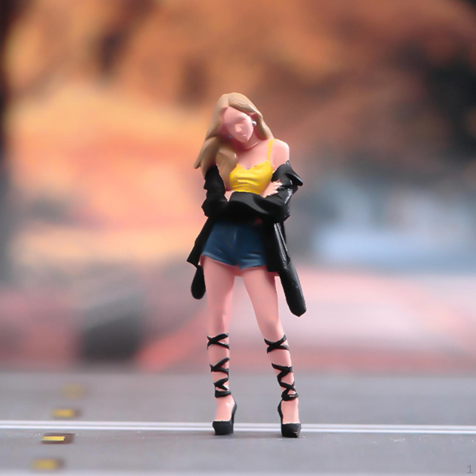 

1/64 Tank Top Pants Girl Model Miniature Figure Stimulated Dioramas Tiny People Mini