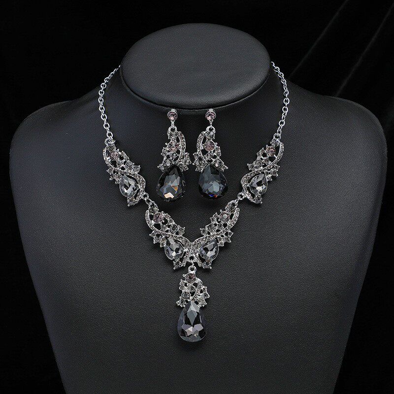 European and American Jewelry New Style Exaggerated Elegant Necklace and Earrings Two-Piece Set Retro Personality Women's Alloy Evening Jewelry