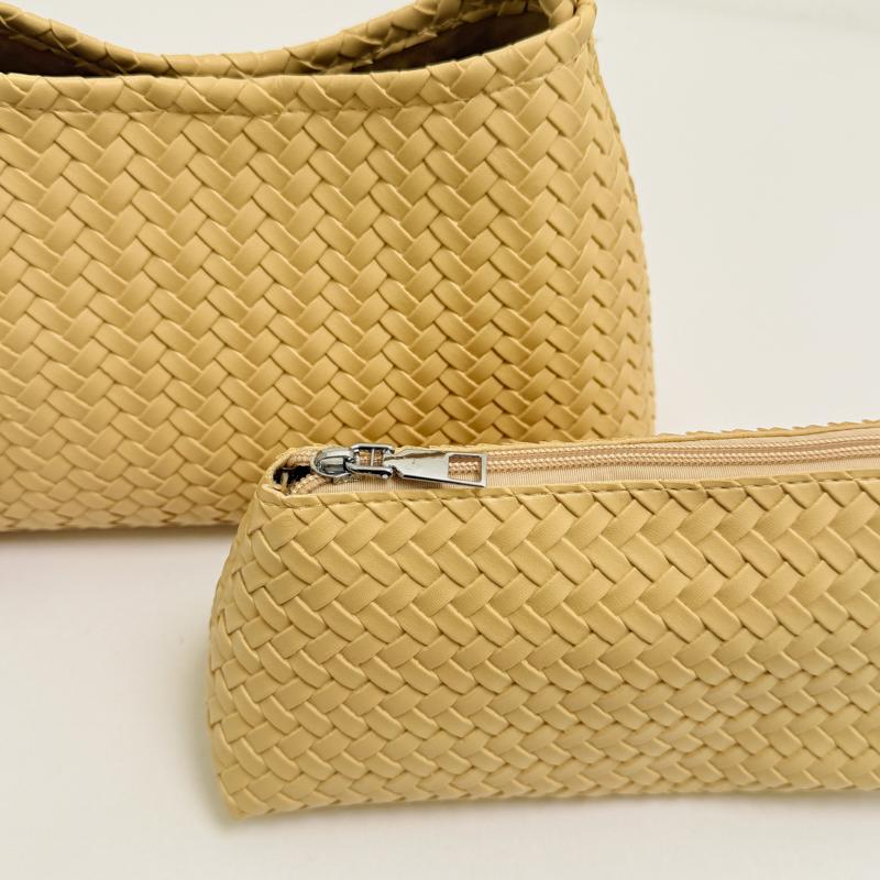 Woven Texture Shoulder Bag with Braided Handle Elegant Design for Daily and Casual Wear