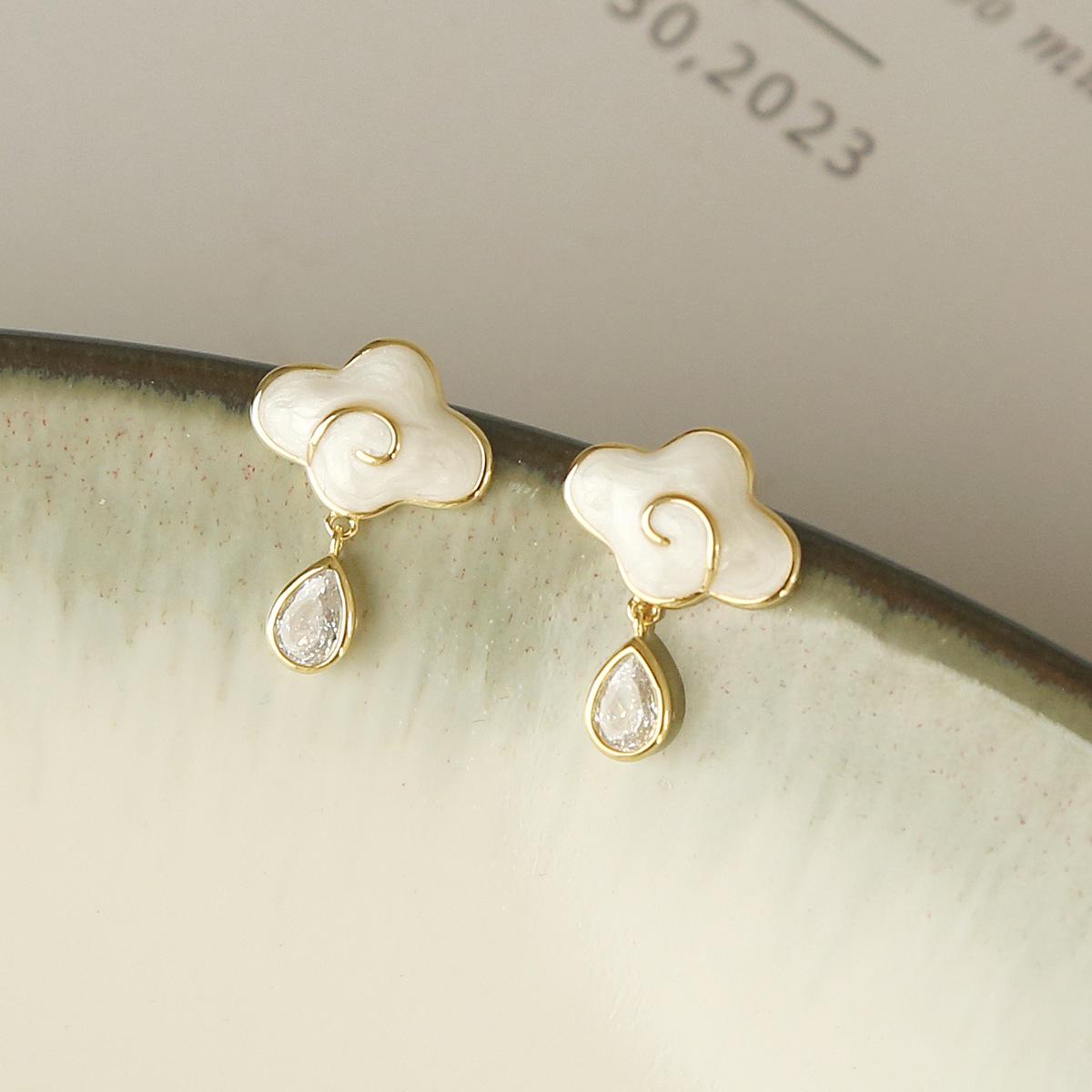 Auspicious Clouds Pearls: Elegant Women s Water Drop Earrings
