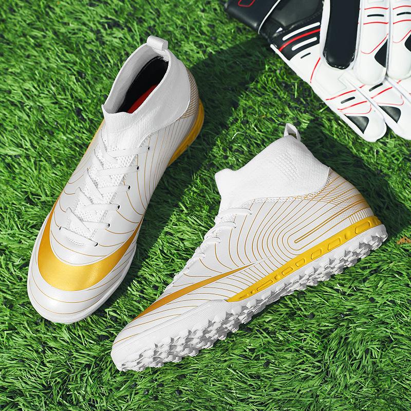 A Pair of New High-top Football Shoes with Long Nails, Tf Broken Nails, Artificial Turf AG Nails, and Youth and Student Training Shoes Has Been Shipp
