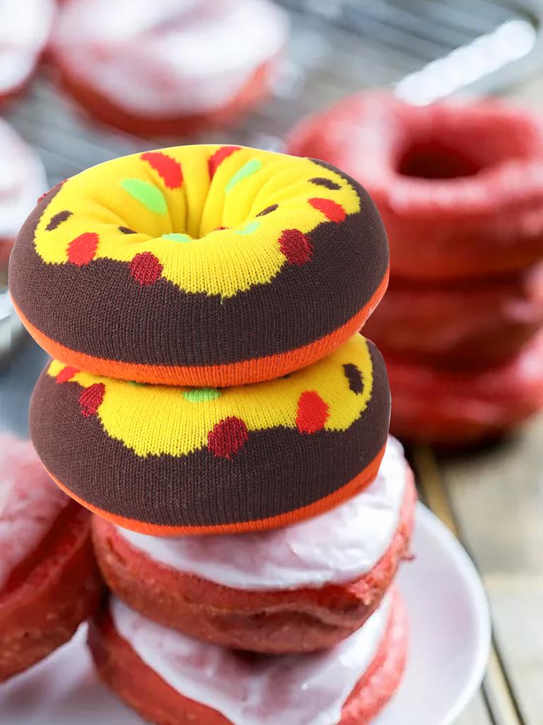 1 Pair of Mid-calf Unisex Socks In a Sweet Doughnut Shape, a Novel and Creative Fun Holiday Gift.