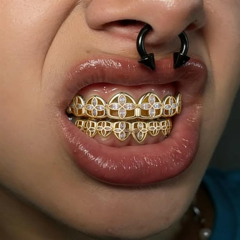 New Arrival 8 Teeth Grillz Leaf Shape Mirco Pave Zircon Braces Cool Big Gold Grillz Vampire Halloween