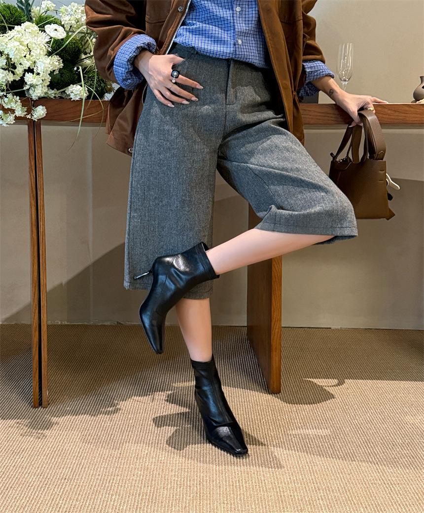 Сейчас Южная Корея Донгдаемун женская обувь 2025 осень новая ins темперамент простой заостренный сексуальный каблук-шпилька ботильоны 35