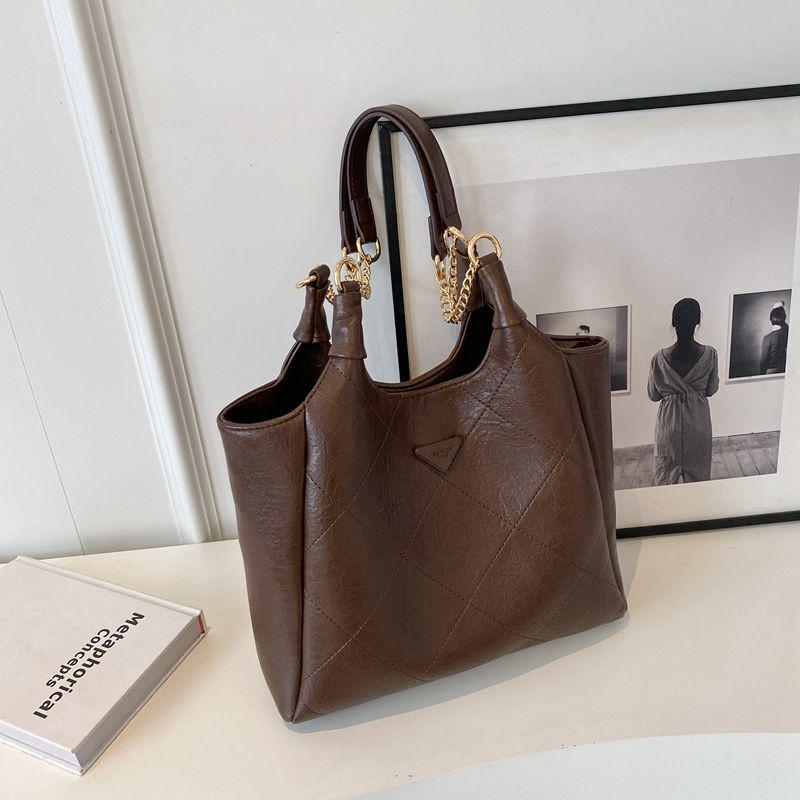 

Женская ретро-сумка через плечо большой вместимости - Универсальная осенне-зимняя сумка-тоут для учебы и поездок на работу, Новый повседневный стиль 2025 года. кофейный