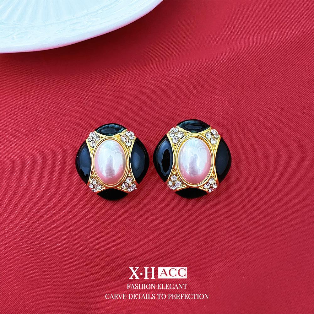 Vintage Bow Earrings: Timeless, High-End Retro Fashion Accessory