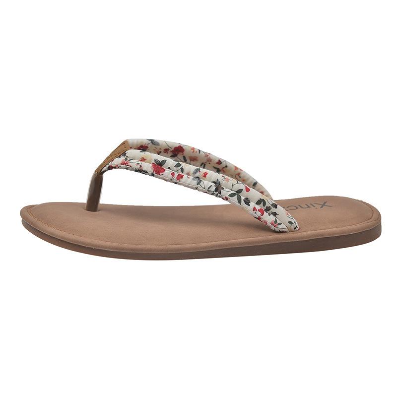 Flip-flops women's fashion outer wear flat-bottomed sandals summer non-slip versatile foot slippers seaside beach shoes women's clip