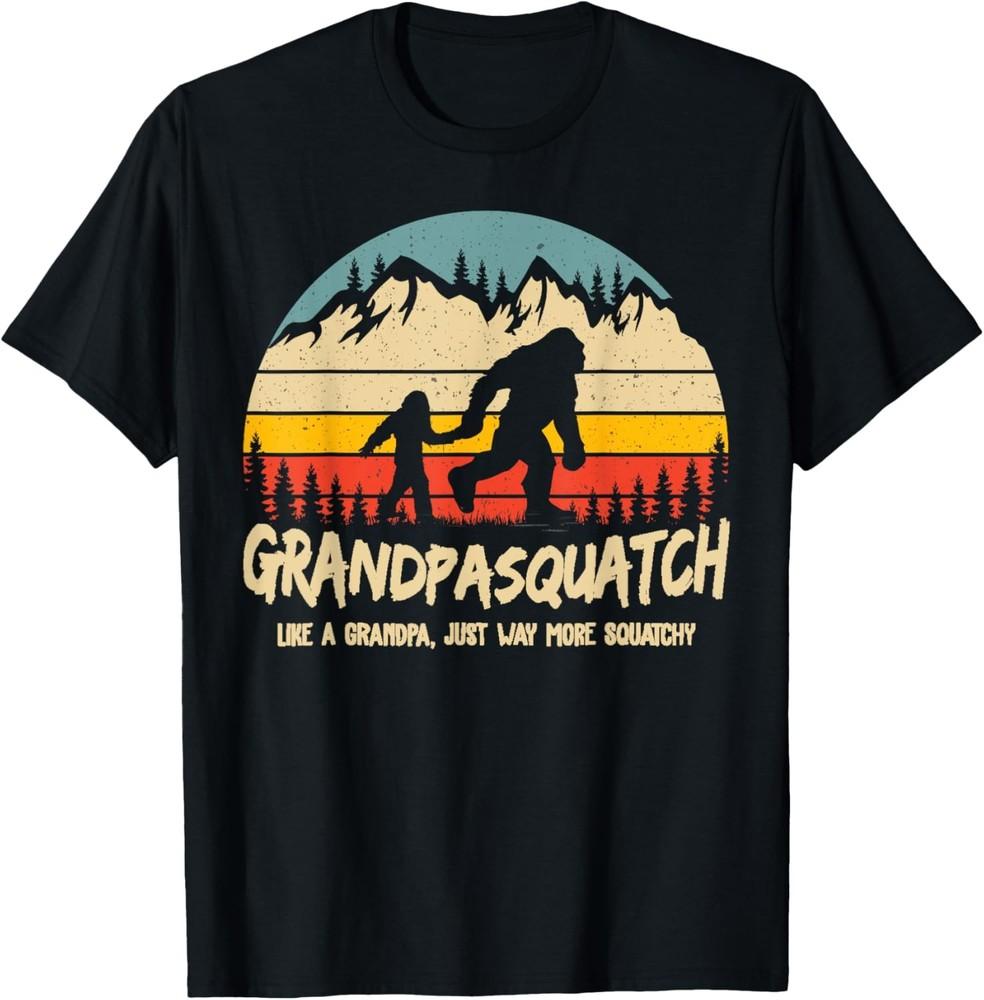 Grandpa Squatch Funny Bigfoot Sasquatch Fathers Day Gift T-Shirt Unisex T-Shirt