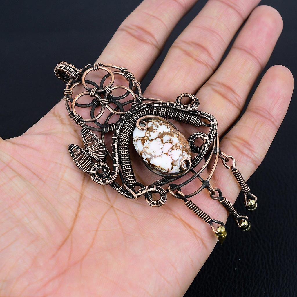 Wisiorek Dzikiego Konia Biżuteria z Kamieni Szlachetnych, Ręcznie Robiony Wisiorek Owinięty Drutem Miedzianym 999, Biżuteria o Najnowszym Wzornictwie