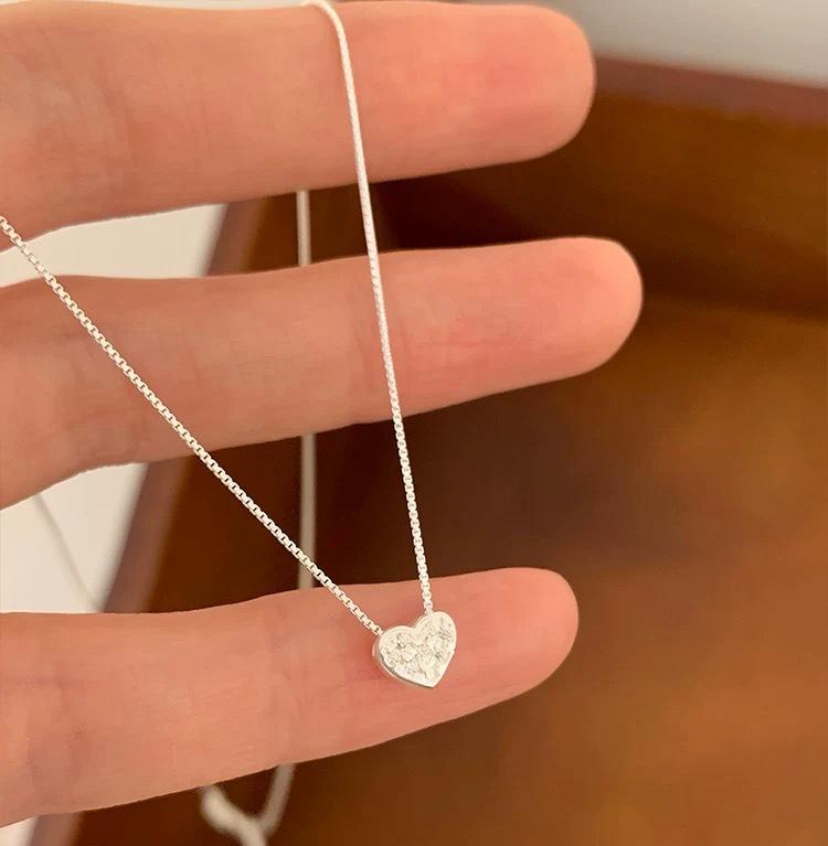 Минималистичное колье с подвеской в виде сердца - Простое, милое и универсальное украшение для женщин