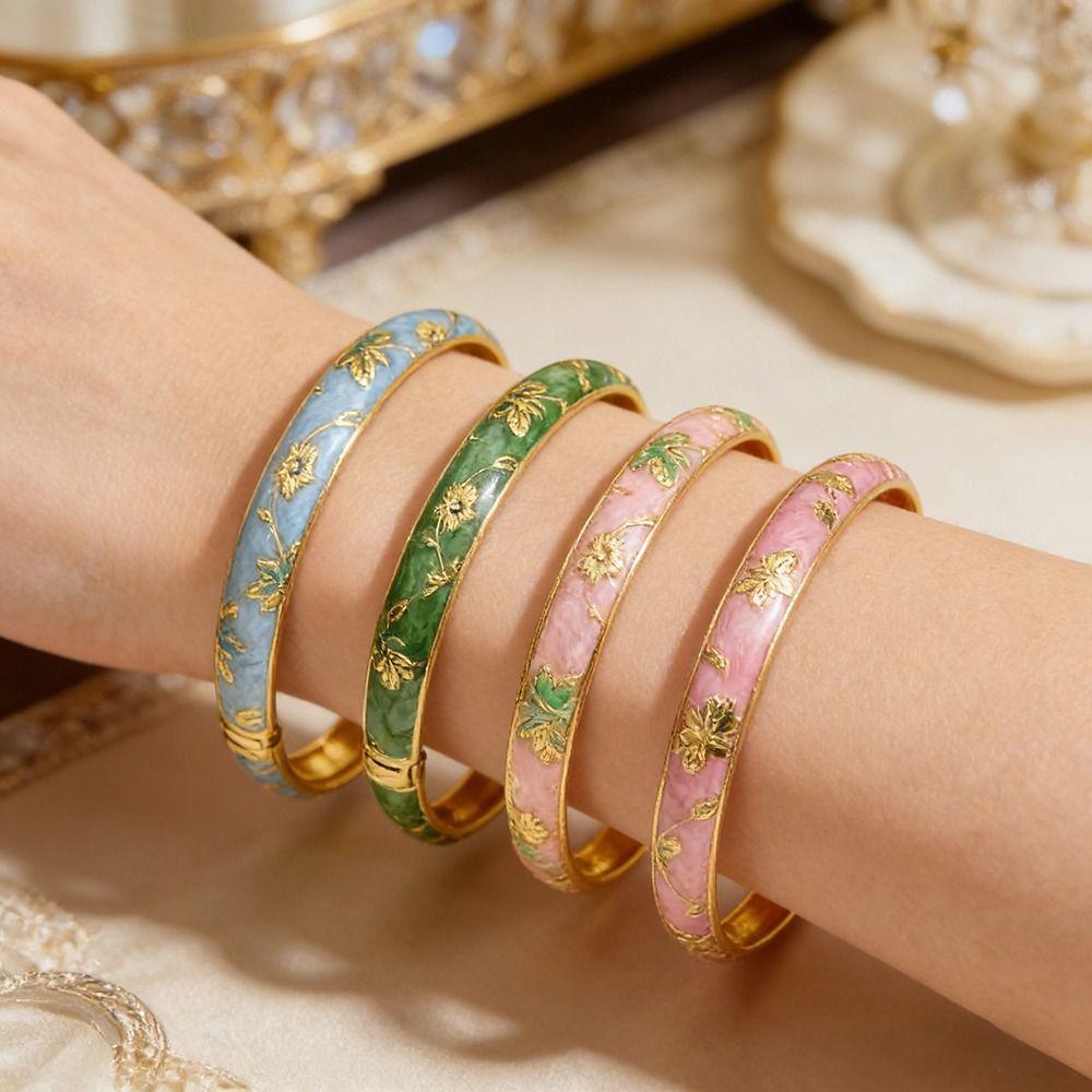 Neues farbenfrohes Emaille-Blumenarmband, goldbeschichtet, handgefertigt, offener Manschettenarmreif, elegantes chinesisches Design, zarter Schmuck, Damen