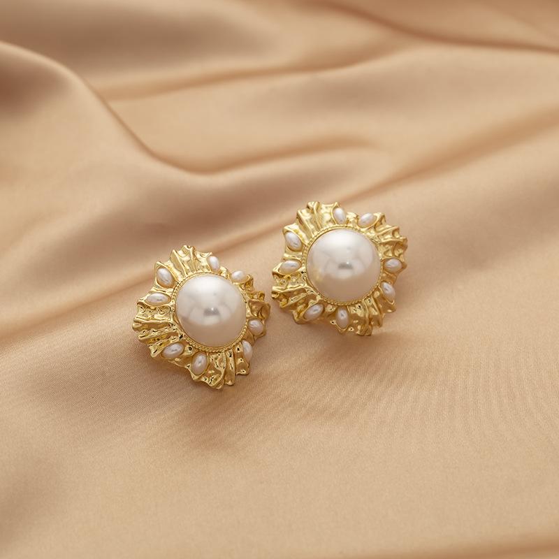 Fashionable Rhinestone Imitation Pearl Metal Square Retro Elegant Mosquito Ear Clip for Women