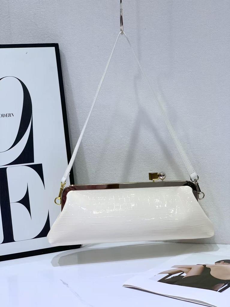 Women's Luxury Top Handle Underarm Bag  Fashionable Designer Shoulder Handbags Crossbody Bag Evening Clutch