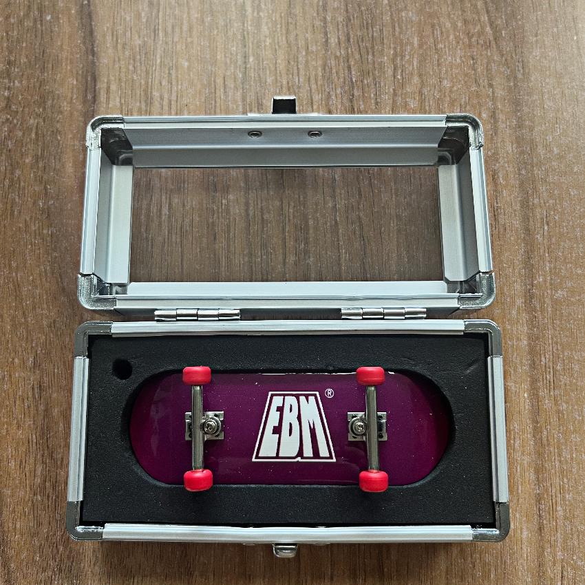 Professionele Houten Vingerboard Skate Set met Aluminium Koffer Mini Vinger Skateboard Speelgoed voor Kinderen Verzamelaars Cool Cadeau voor