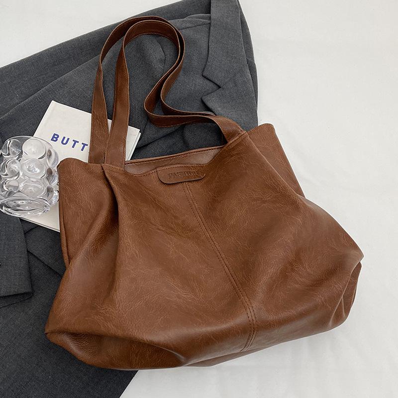 High End Large Capacity Bag for Women New Trendy Commuter One Shoulder Tote Bag for Women College Students Class Bag