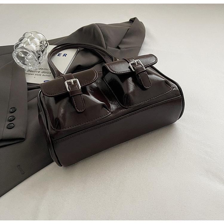 

Сумка-подушка Black Swan 2024: Элегантная и высококачественная женская сумка через плечо Brown. 26*9*15 коричневый