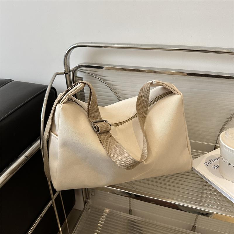Nylon cloth 2025 summer trend new fashion simple large capacity shoulder bag foreign style casual messenger tote bag