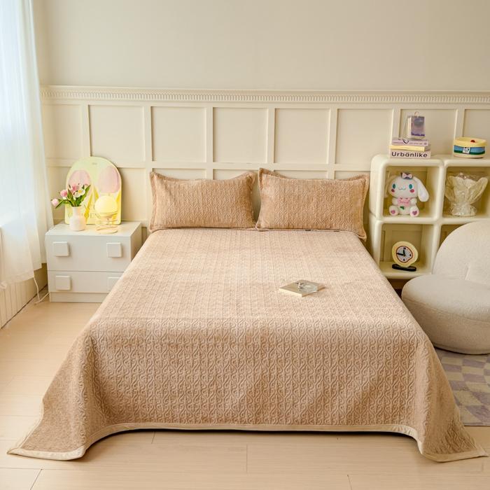 Neue einfarbige Milchfleece-Vierjahreszeiten-Verdickte Bettdecke gesteppt gepolsterter Saum doppelseitige Fleece-Decke Dreiteiliges Set