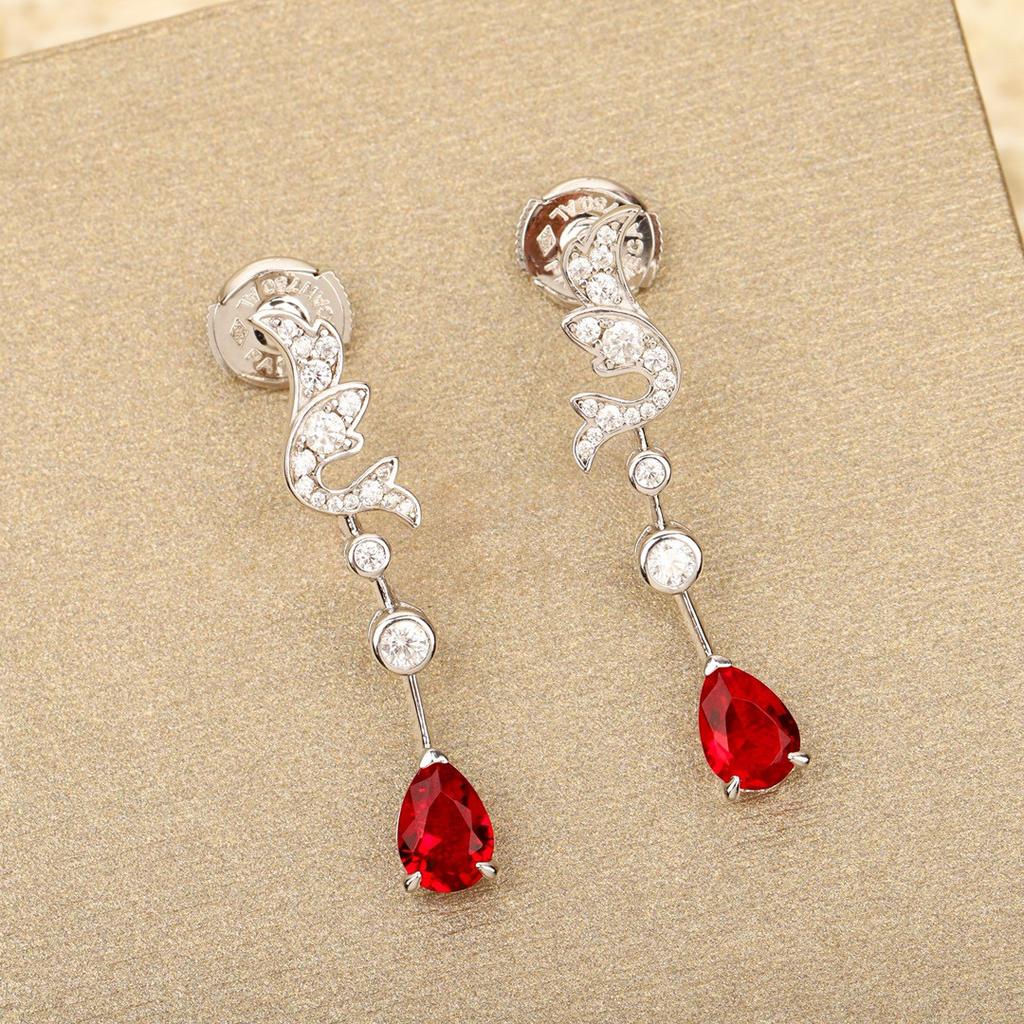 Latest Hot Brand Vintage Earrings for Women Luxury Jewelry Fashion Water Drop Eardrop Pure 925 Sliver Lady Party Stud Earrings
