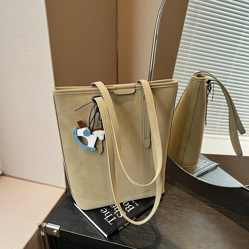 Retro Simple Large-capacity Underarm Bucket Bag Women's New Fashion Niche Commuter Shoulder Bag