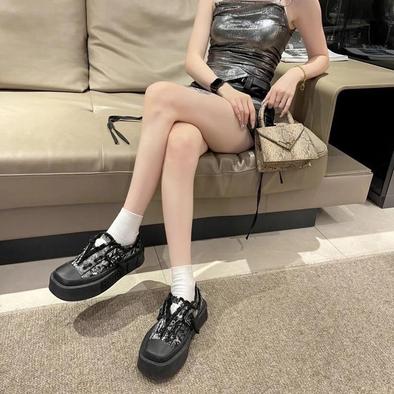 Trends 2024 Korean Canvas Shoes for Women Lace Up Woman Footwear Aesthetic Light Designer Luxury Daily Routine New In Deals A H