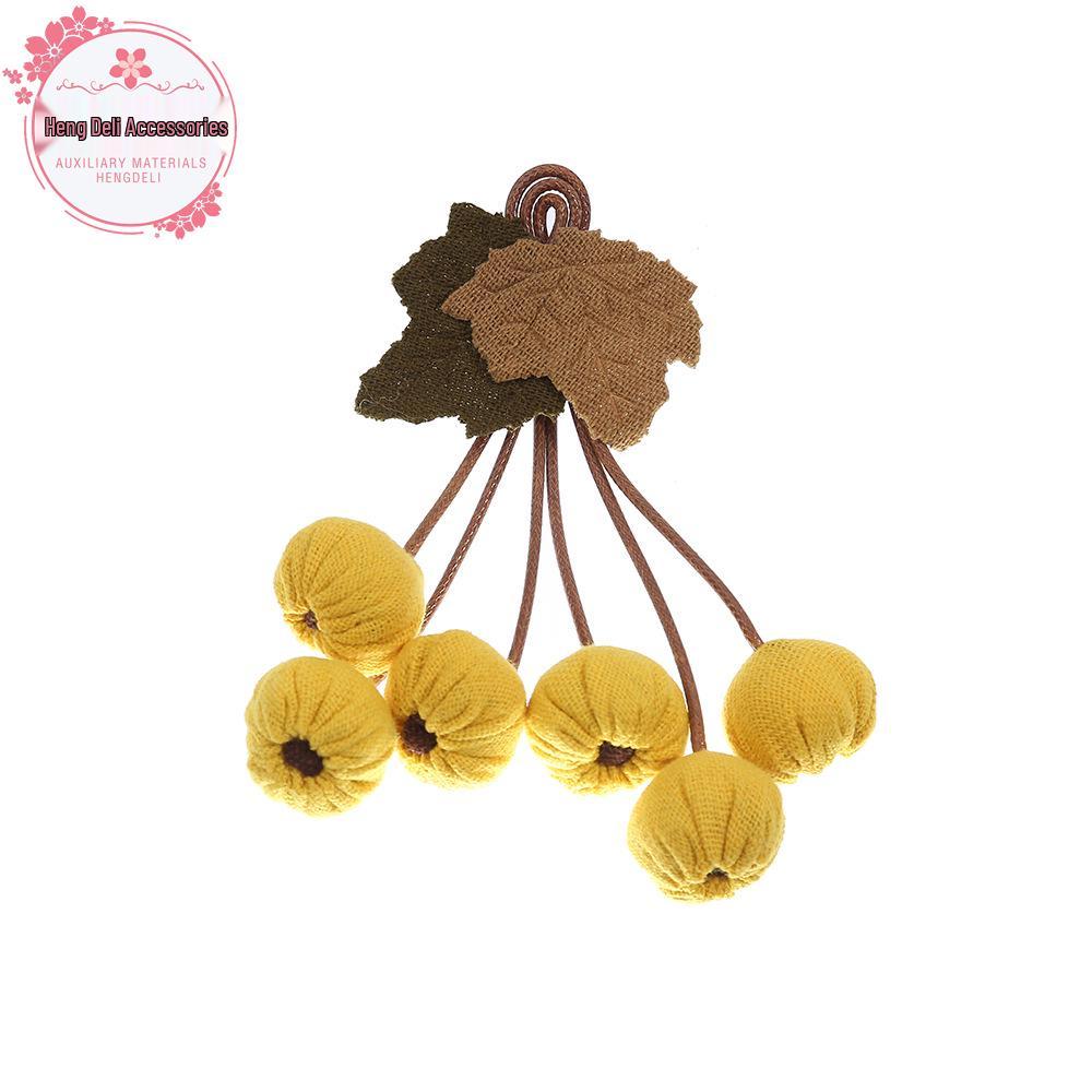 Waldinspirierte Weißdornblüten-Brosche für Pullover, Mäntel und Kleider.
