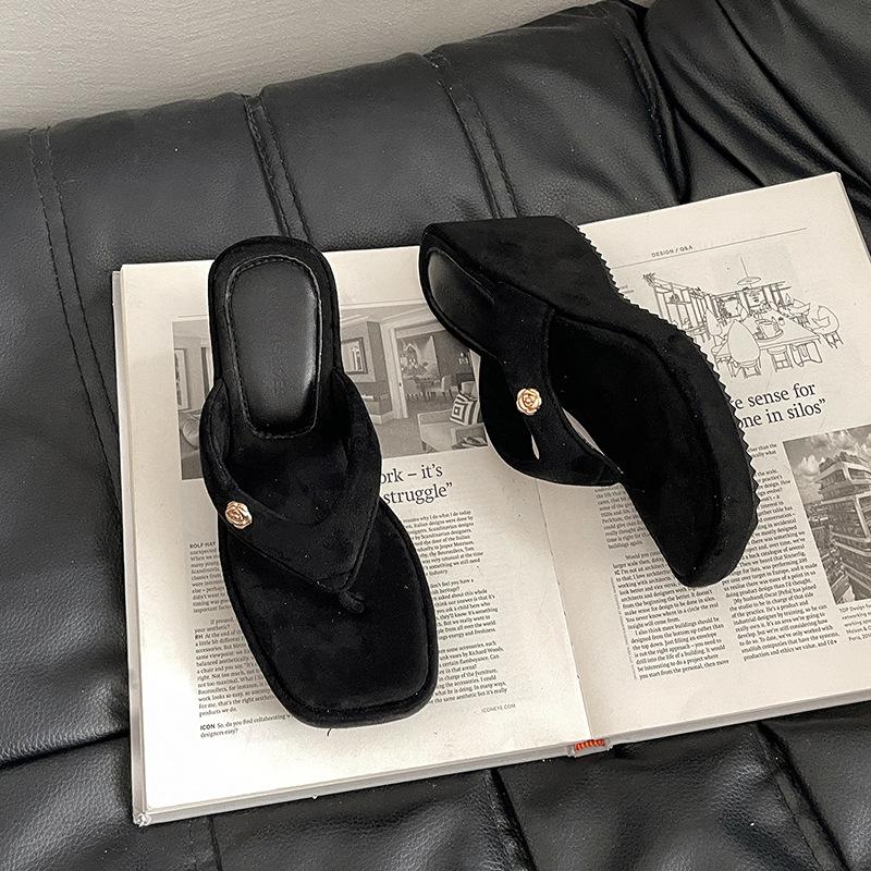 French thick heel pointed wedge heel bag head half slippers summer new design sense niche silver muller cool slippers women