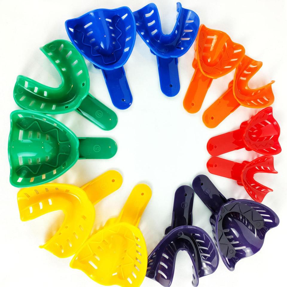 

Взрослые и детские цветные одноразовые пластиковые оттискные ложки для внешней торговли Child Red Small Set