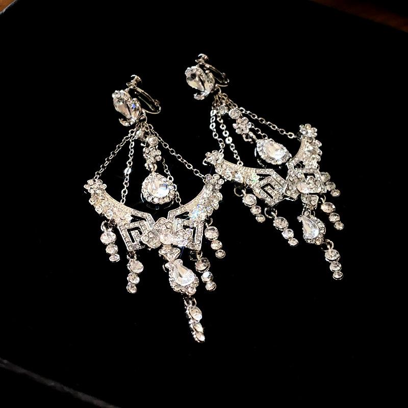 

Серьга-кисточка в виде цветка и капли воды со стразами для женщин, серьга класса люкс для женщин, темперамент, ощущение высокого класса, циркон Zinc Alloy