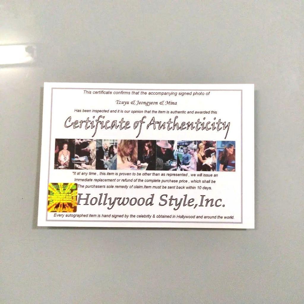 [USED] On sale...Tzuyu, Jeongyeon, Mina autographed 2L size photo...TWICE...