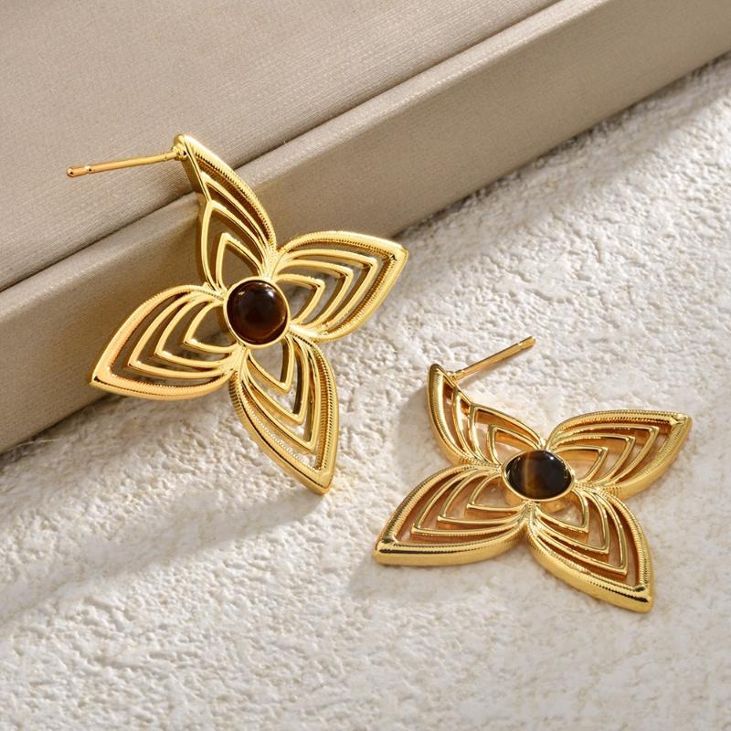 Korean Style Hollow Out Four Leaf Clover Niche Design High-end Sense Simple Fashionable Earrings for Women .