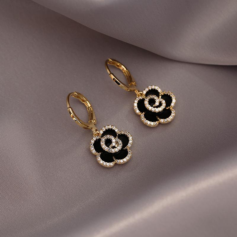 Design Sense Exquisite Black Camellia Pendant Flower Earrings 2026 New Jewelry Party Girls' Luxury Accessories For Women's Gift