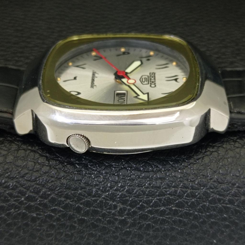 VINTAGE SEIKO 5 AUTOMATIC 7009A JAPAN MENS ARABIC SILVER DIAL WATCH a702455-5 R124-a702455