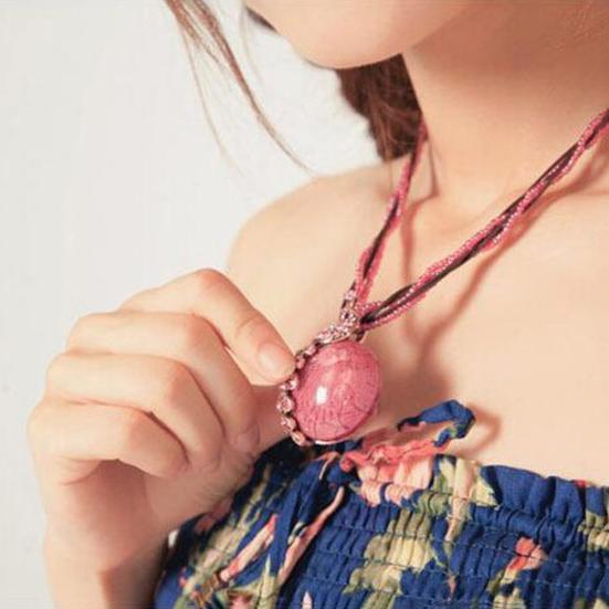 Bohemian Women Rhinestone Inlaid Peacock Round Faux Opal Pendant Necklace Gift