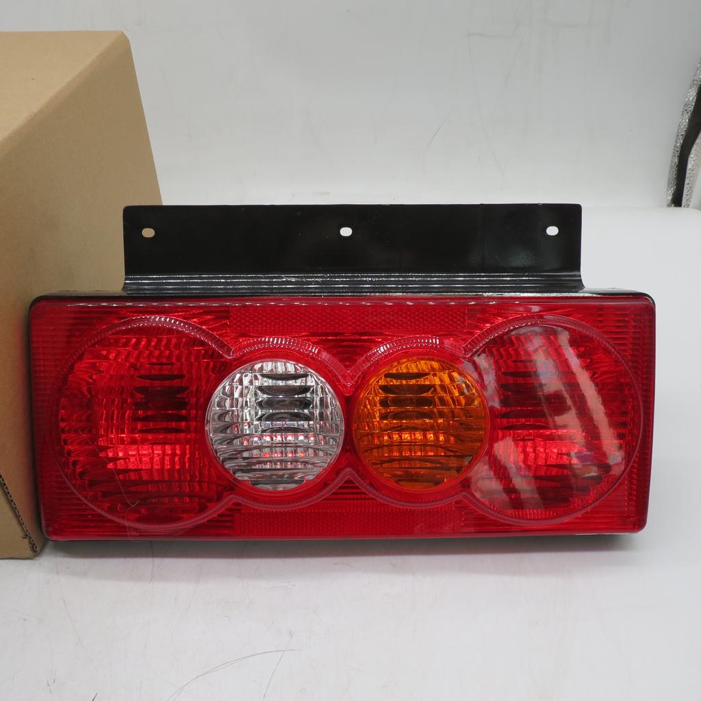 Trucks and Cars Auto Parts Rear Lamp Tail Light 377320002