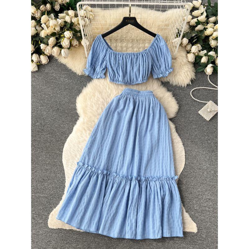 Age-Reducing Seaside Holiday Midriff-Baring Top Versatile Two-Piece Set