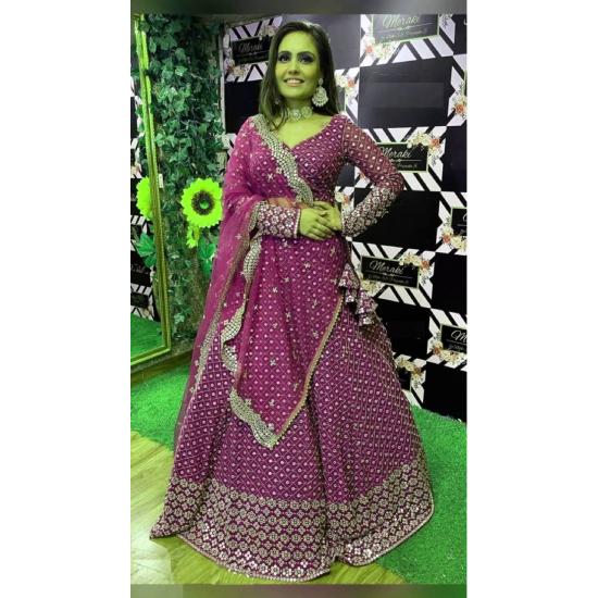 

Новая привлекательная и сильно вышитая лехенга с блузкой и дупаттой. (чоли)