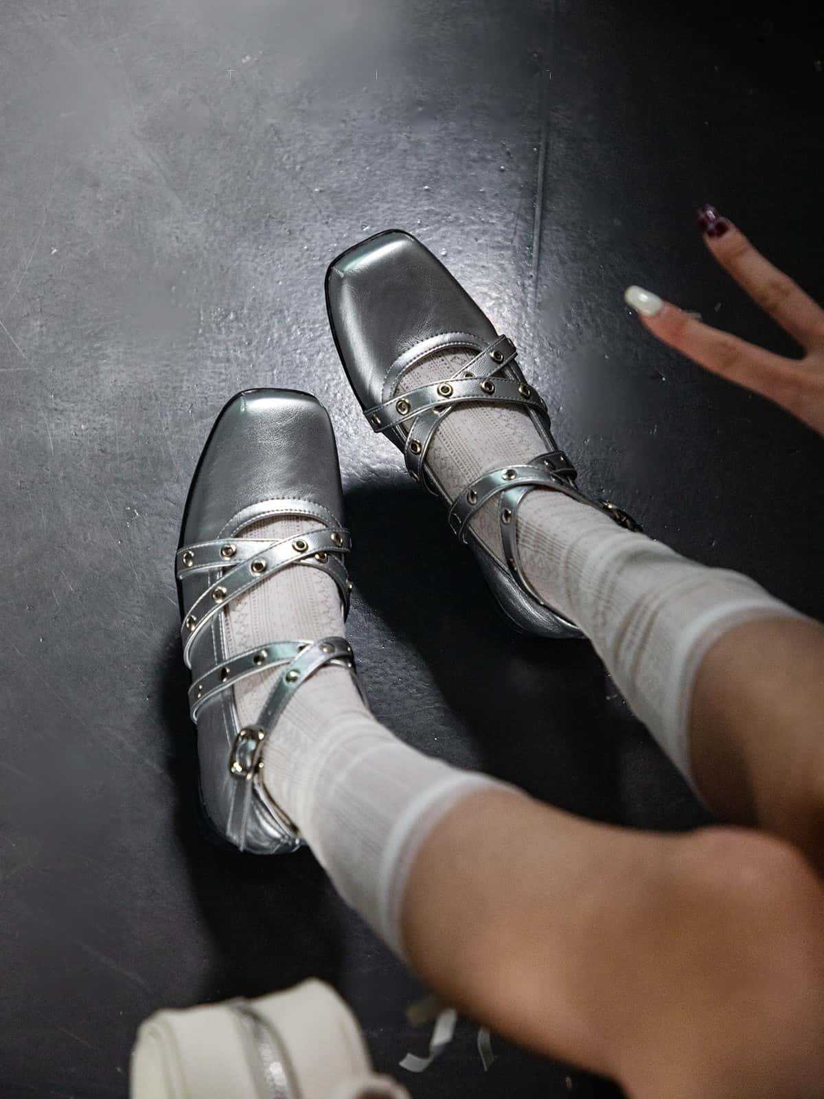 

Балетки на плоской подошве, спортивные туфли Мэри Джейн, женские, весна-осень 2025, модные туфли с мягкой подошвой и небольшим вырезом, маленькие кожаные туфли для женщин 35 серый