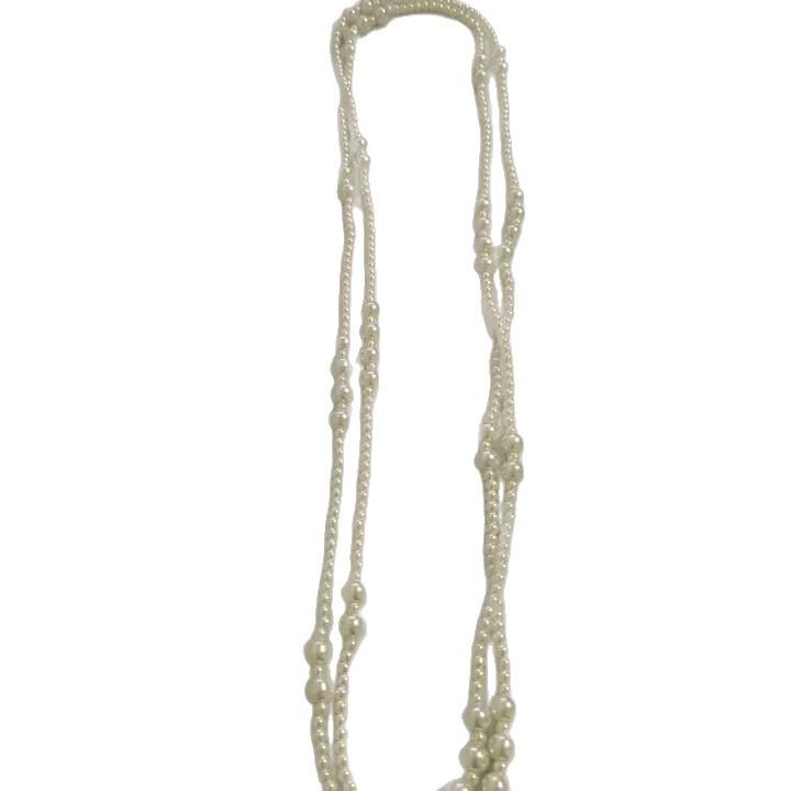 Versatile Multi-Layer Pearl Sweater Chain - Elegant and Fashionable Design