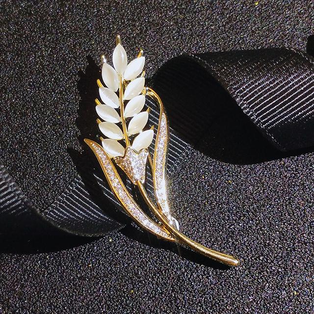 

Роскошный белый рис, стразы, пшеничное ухо, брошь, булавки для воротника, костюм, блестящие женские броши, украшения для свадебной вечеринки белый