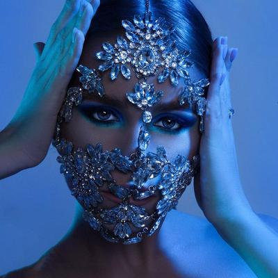 Stonefans Diseñador de bodas Bling Rhinestone Máscara facial completa para la cara Mujer Moda Nuevo Cristal Fiesta de Carnaval Máscara de lujo Joyería