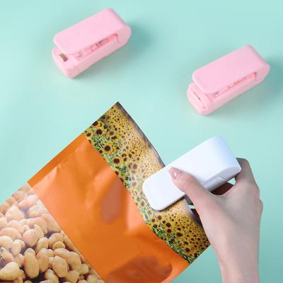 Mini Heat Bag Sealer Portable Plastic Clip Machine Handheld Vacuum Sealer One-Click Operation Kitchen Gadgets