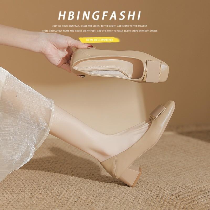 

Гигантские мягкие~ Французская кожа квадратный носок мягкая кожа одинарные туфли универсальный темперамент толстый каблук легкий вырез весенне-осенние туфли профессиональные 43