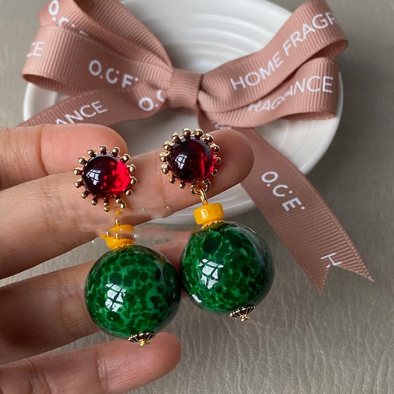 Silver needle resin ceramic round pendant earrings retro high-end niche earrings light luxury temperament high-end earrings