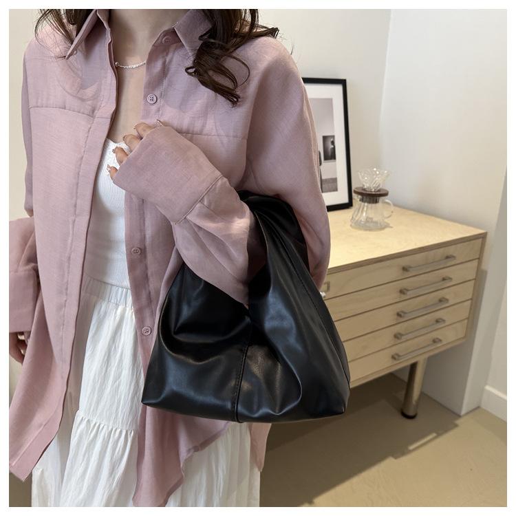Minimalist Faux Leather Crescent Bag for Women Fashionable Handheld Shoulder Purse Trendy Daily Clutch CLE