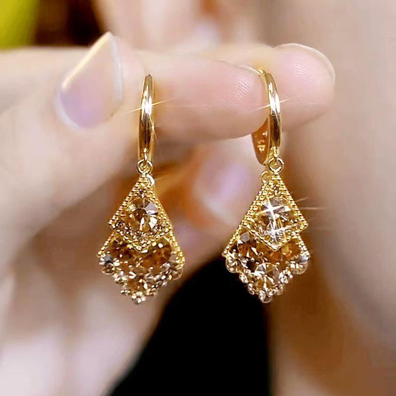 

Elegant European Gold Stud Earrings for Women - Versatile Rhombus Design золотой