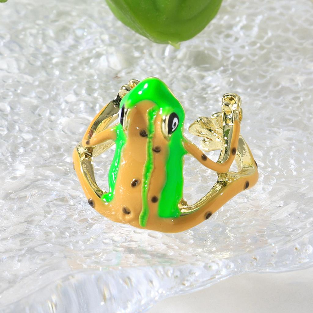 Hot-selling frog's hug green funny ring design cute green frog opening adjustable ring