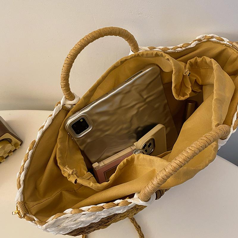 Summer new contrasting color rainbow straw bag portable shoulder oblique span women's bag