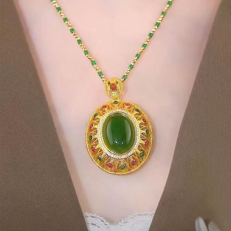 Elegant Oval Pendant Necklace for Women: High-End Design, Inlaid Choker, Perfect Gift