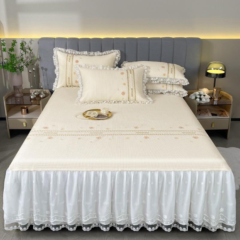 Class a Cool Feeling Ice Silk Covoraș de vară Fusta de pat Trei piese Princess Style Ins Air Conditioning Covoraș moale Dantela Lenjerie de pat